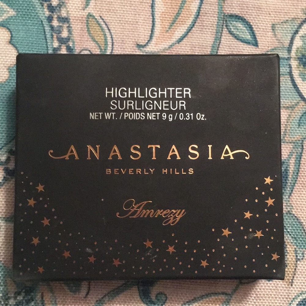 New Anastasia Beverly Hills Amrezy Highlighter!